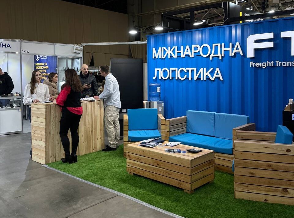 photo_5319191690885142187_y-1